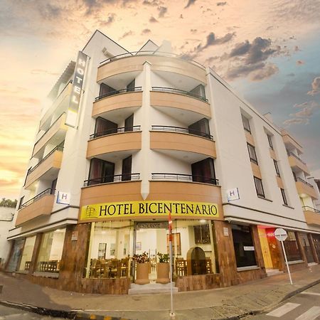 Hotel Bicentenario Ріонегро Екстер'єр фото