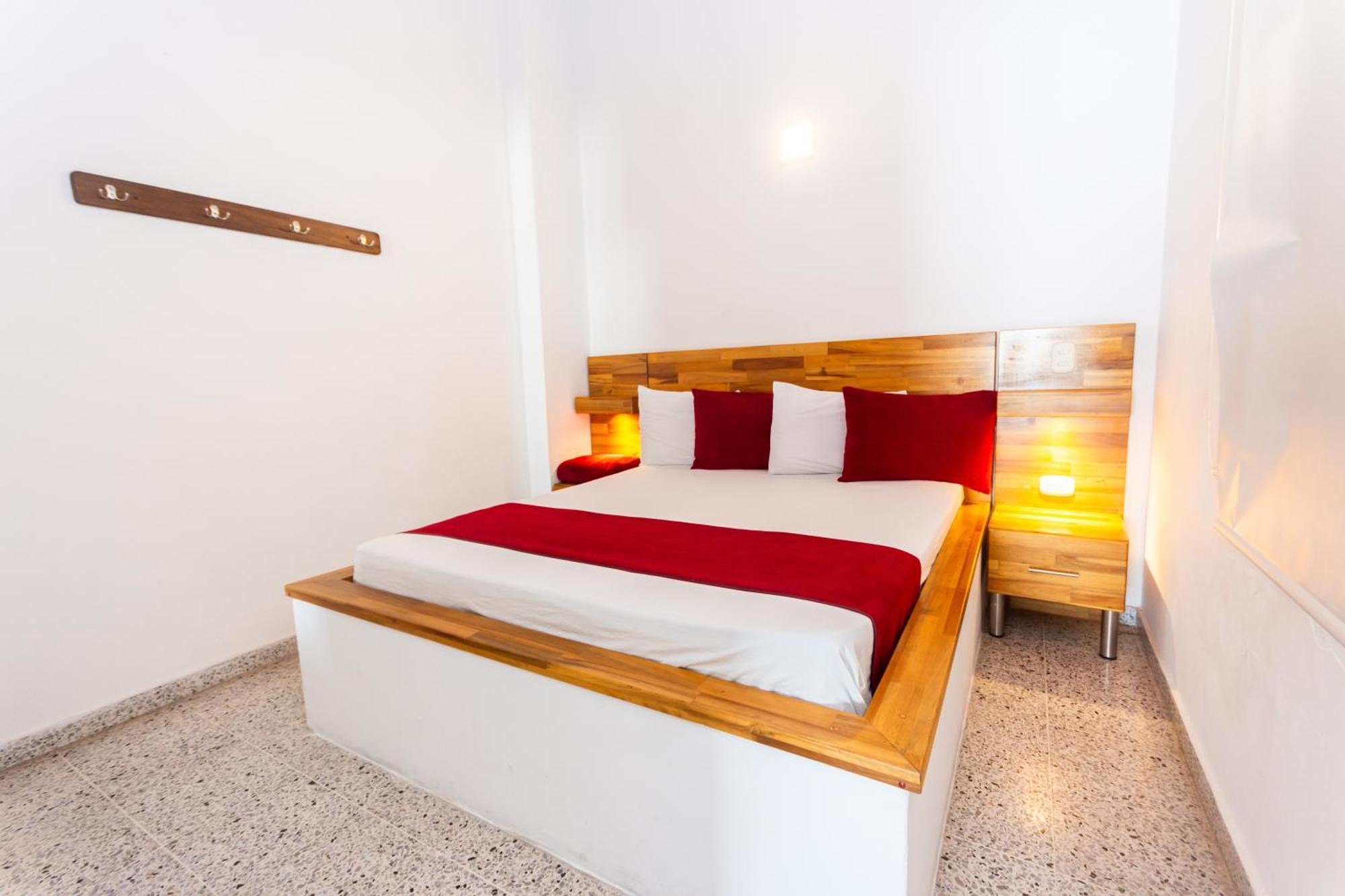 Hotel Bicentenario Ріонегро Екстер'єр фото