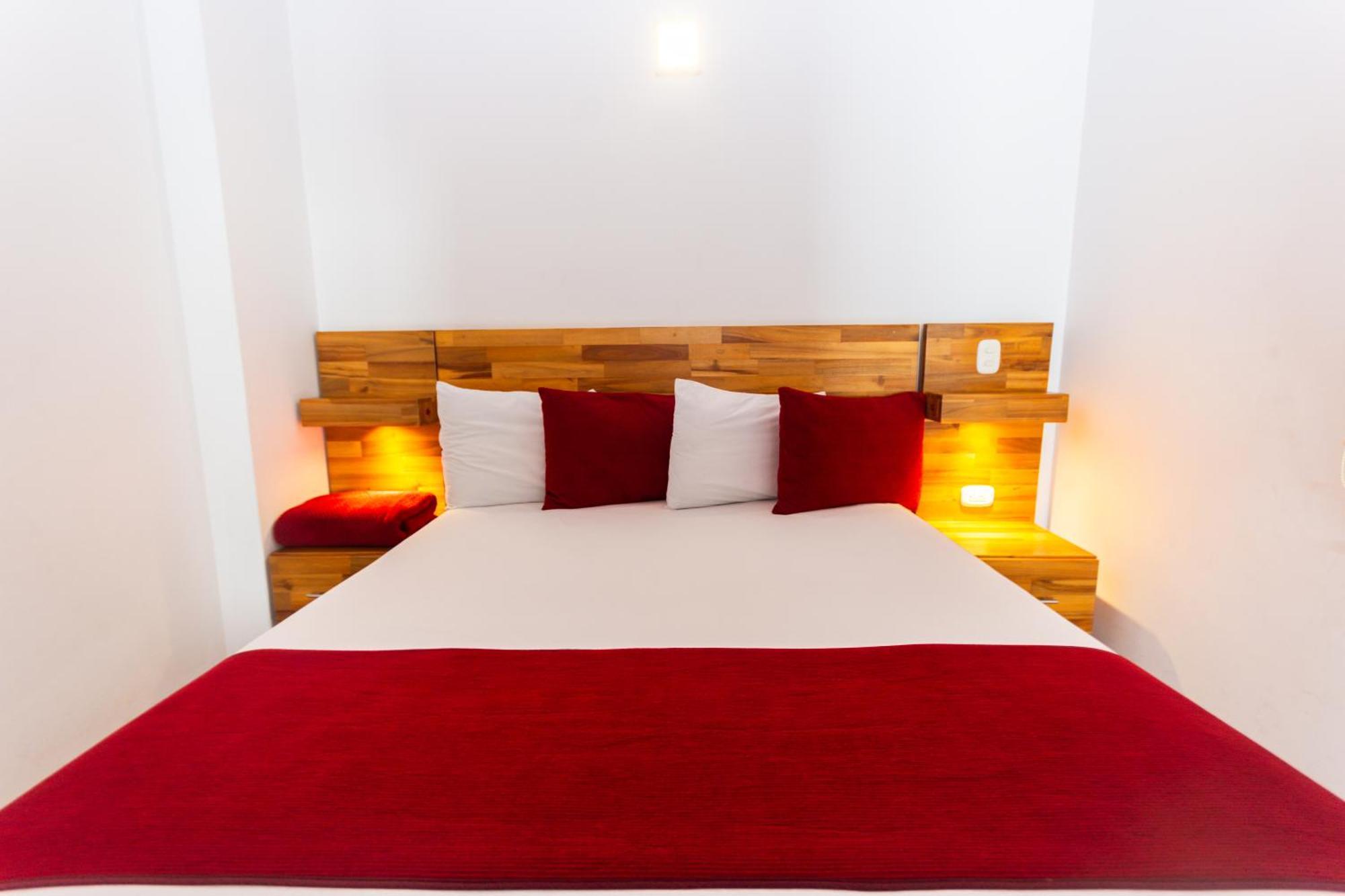 Hotel Bicentenario Ріонегро Екстер'єр фото