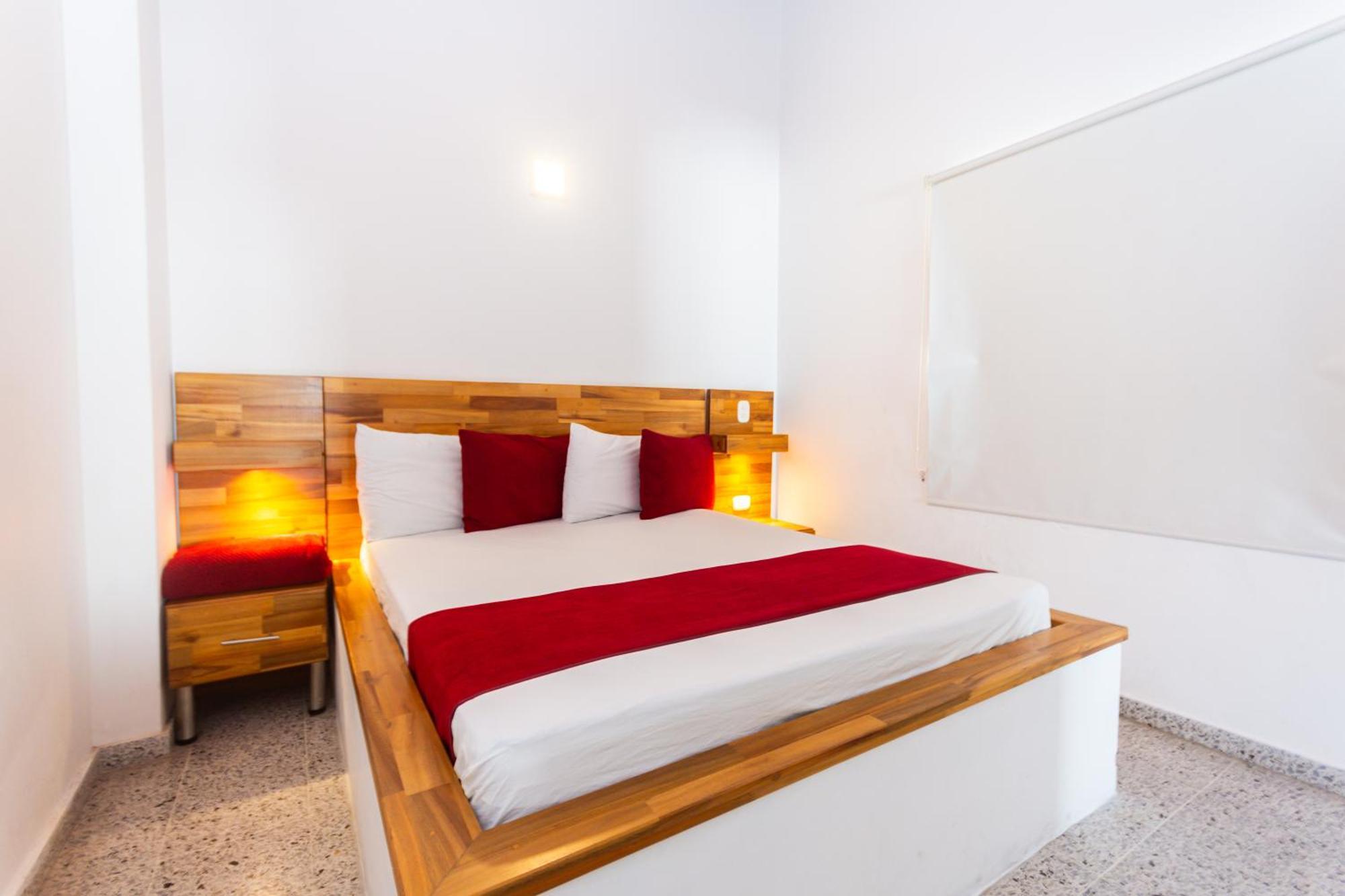 Hotel Bicentenario Ріонегро Екстер'єр фото