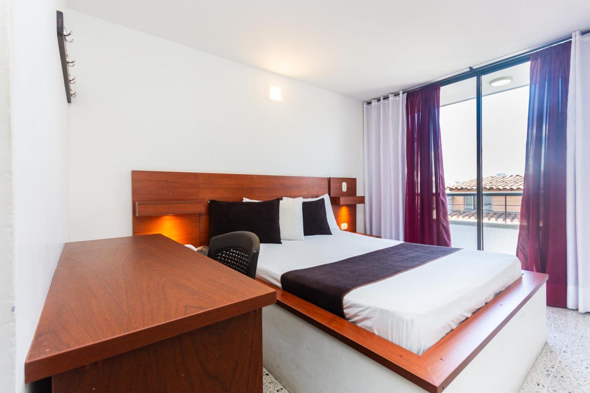 Hotel Bicentenario Ріонегро Екстер'єр фото