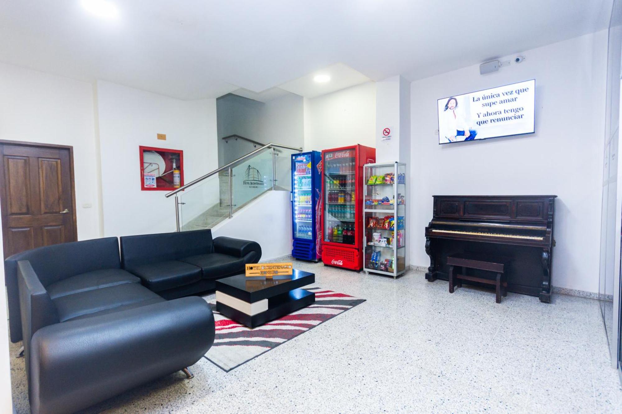 Hotel Bicentenario Ріонегро Екстер'єр фото
