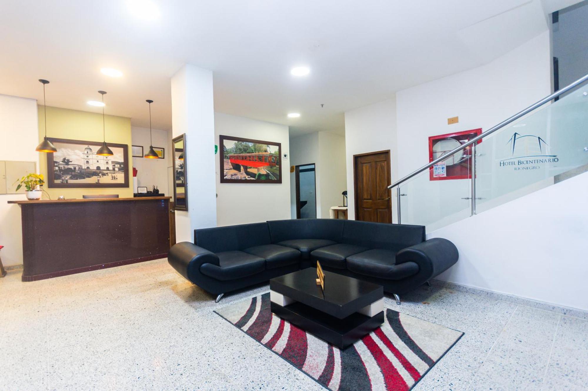 Hotel Bicentenario Ріонегро Екстер'єр фото